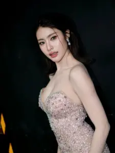 นิวหยก สุพรรณิการ์ 2 นิวหยก สุพรรณิการ์ ภาพที่ 2